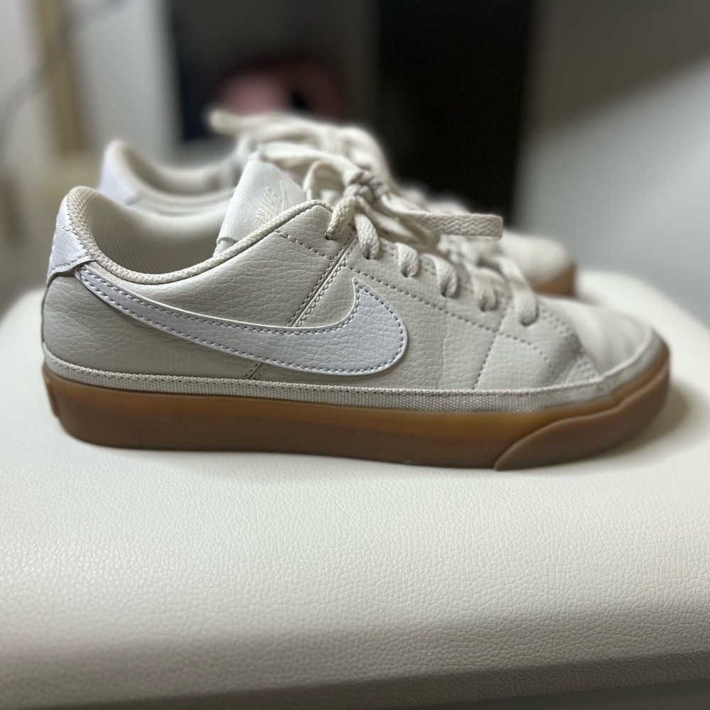 Nike Cream Sneakers with Brown Sole